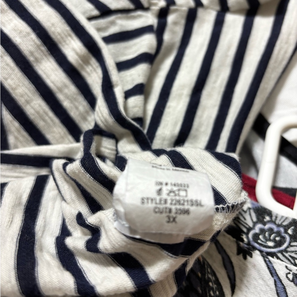 W5 Black and White 3/4 Sleeve Striped Tee - Picture 4 of 4